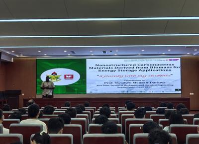 恩克魯瑪科技大學Kwadwo Mensah-Darkwa教授為我院師生作教育科技專題報告